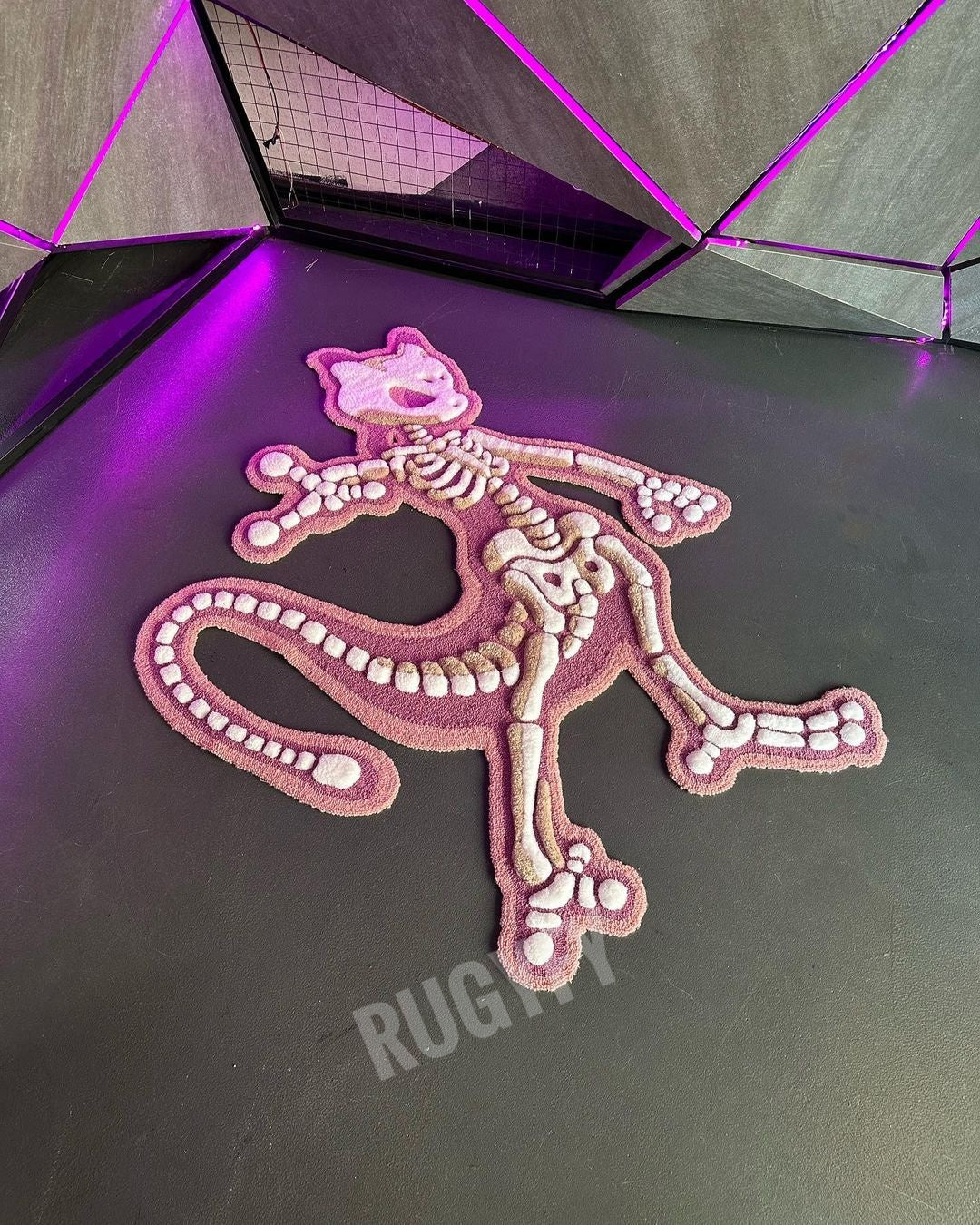سجادة Mewtwo Skeleton مصنوعة يدويًا ثلاثية الأبعاد لغرفة المعيشة وغرفة النوم / RUGYFY