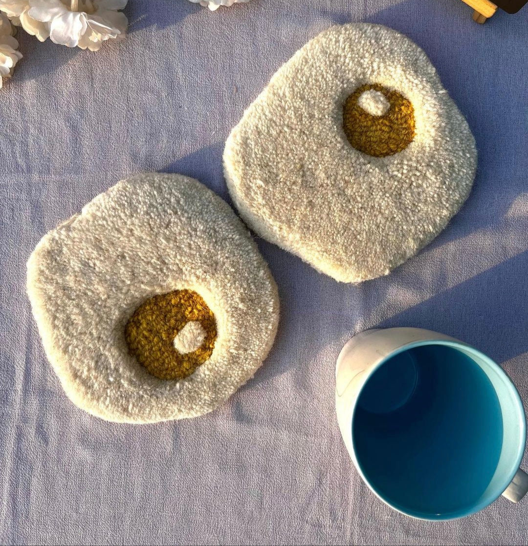 Handgetufteter Wollteppich in Egg Fry-Form, 100 % Wolle, kleiner maßgefertigter Teppich