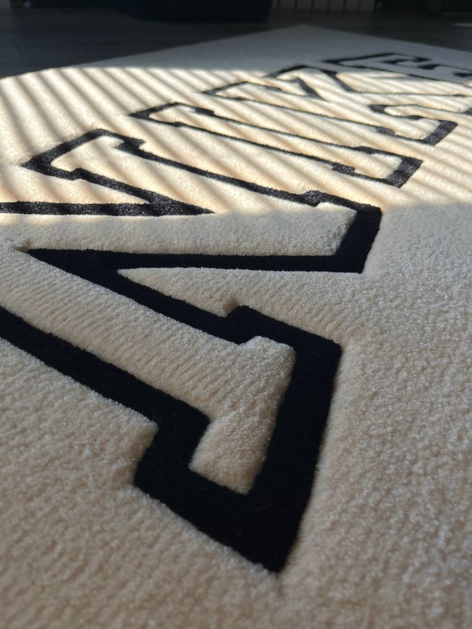 Custom Logo Handmde Rugs , Hand-Tufted Custom Rugs