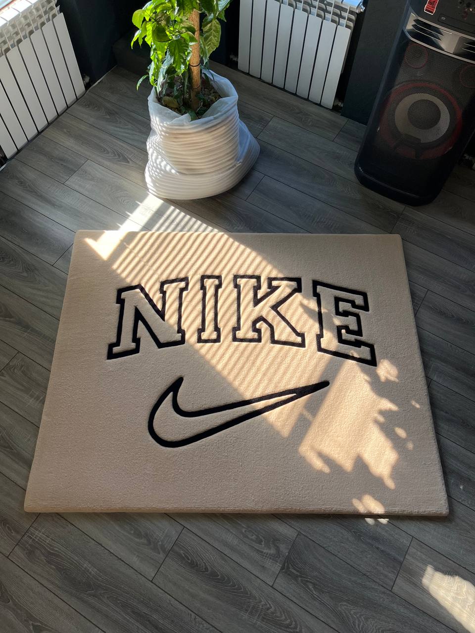 Custom Logo Handmde Rugs , Hand-Tufted Custom Rugs