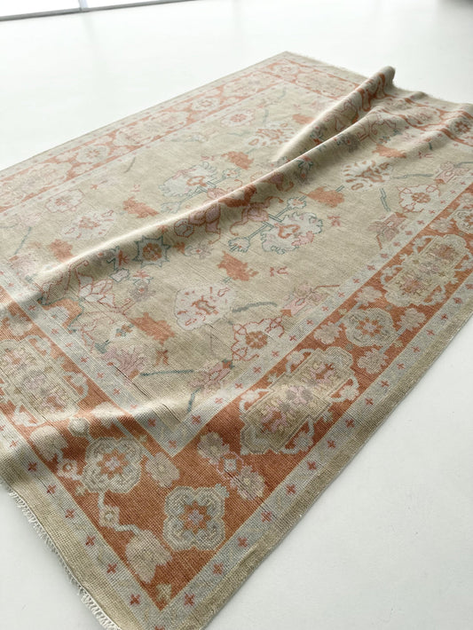 Handmade Wool Oushak Rug – Soft Pastel Turkish Carpet | Vintage Floral Area Rug for Living Room & Bedroom