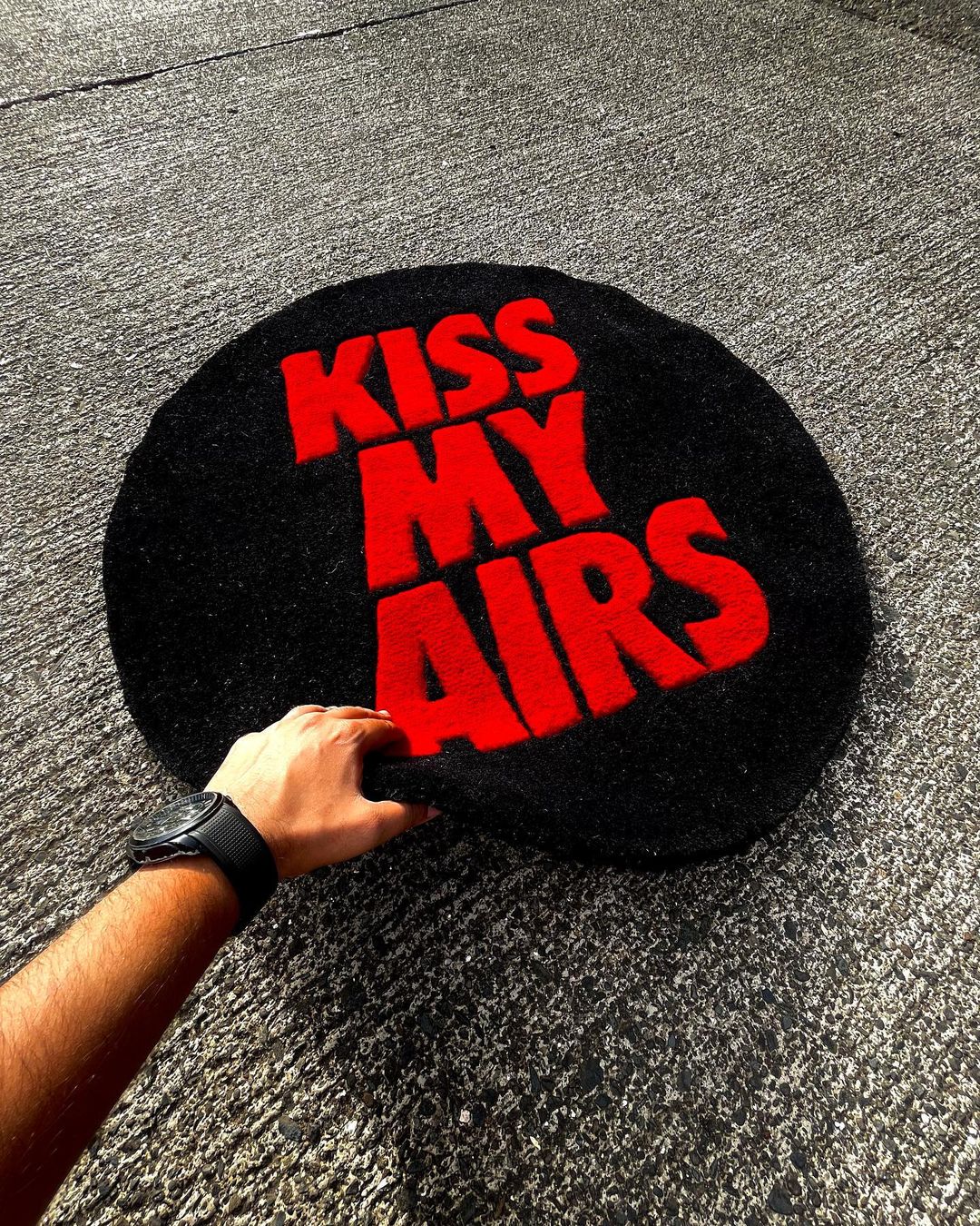 KISS MY AIRS Custom Rugs , Custom Handmade Rug For Bedroom and Living room